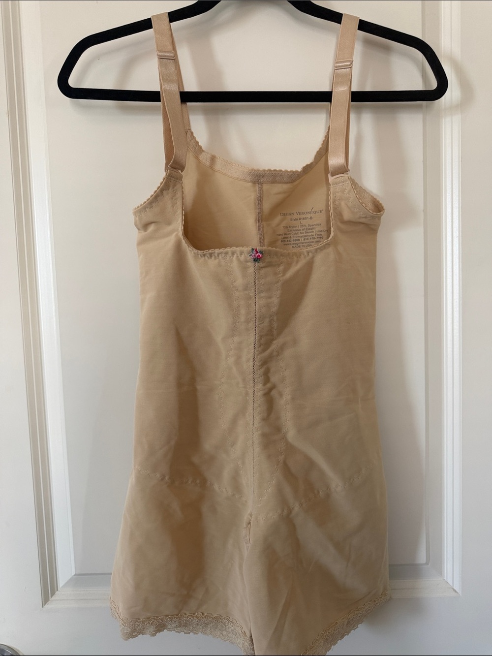 Design Veronique post surgical shape wear